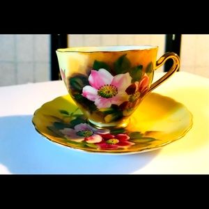 1432 E B Foley Bone China England Matte Yellow Red Roses Teacup Cup & Saucer New